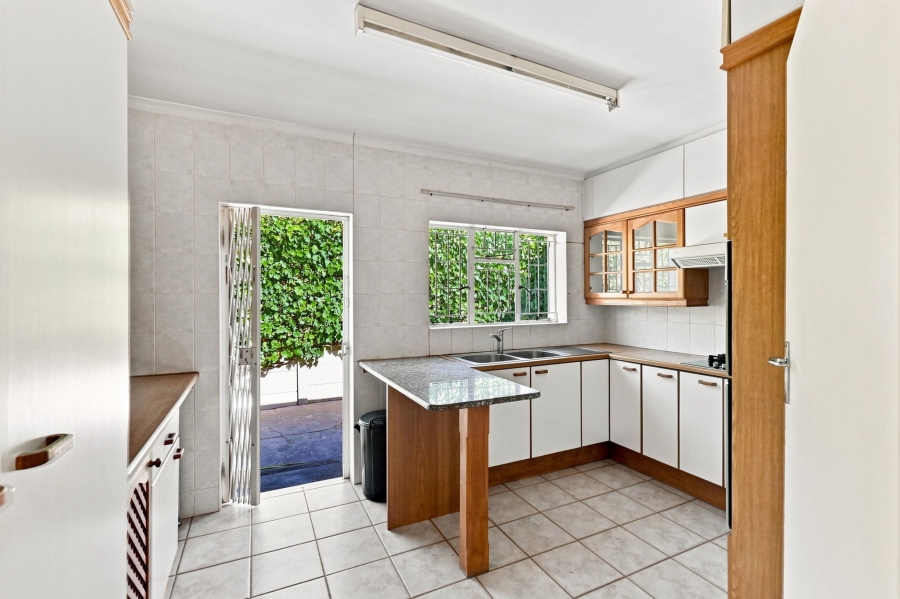 3 Bedroom Property for Sale in Harfield Village Western Cape